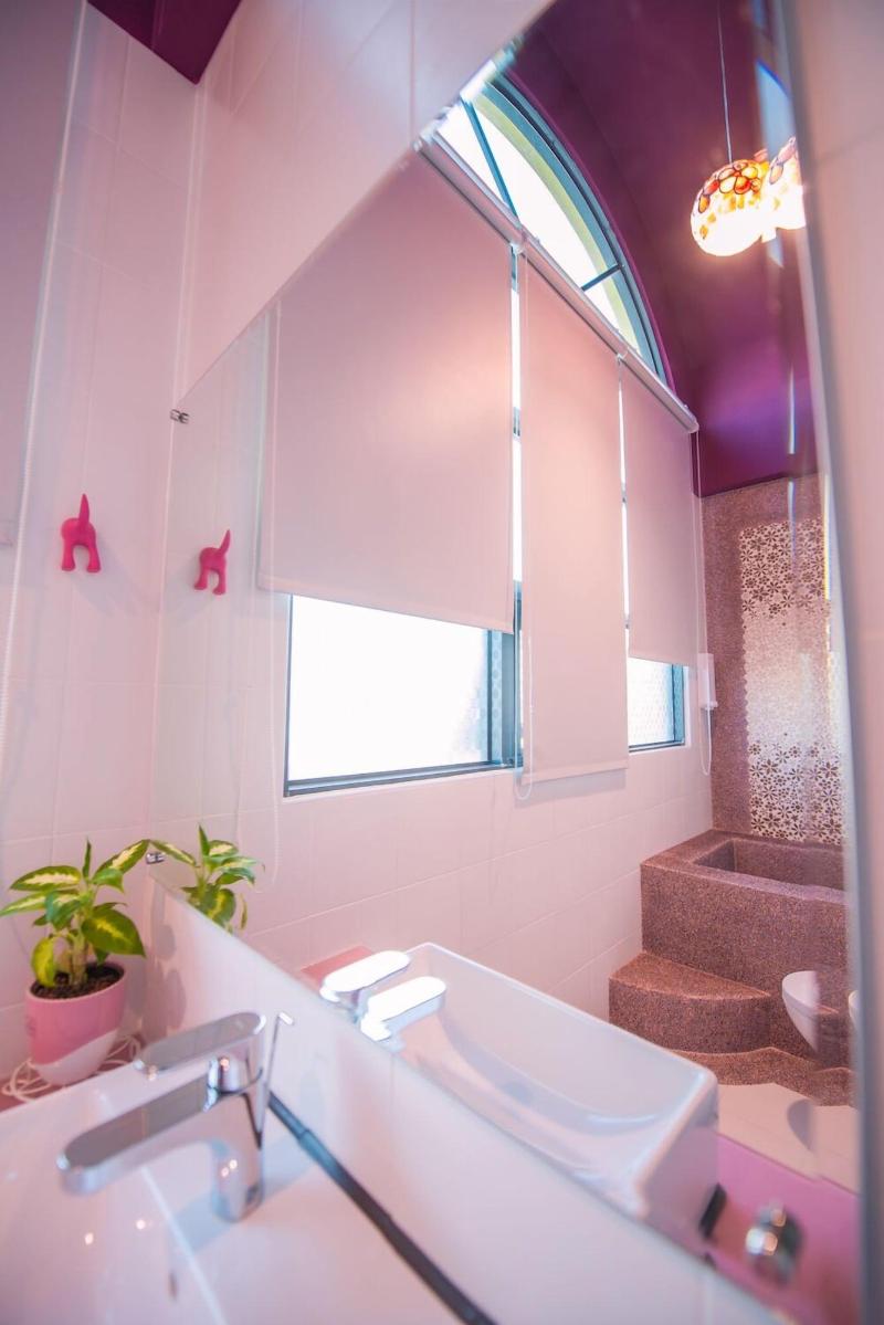 Sapphire Inn image