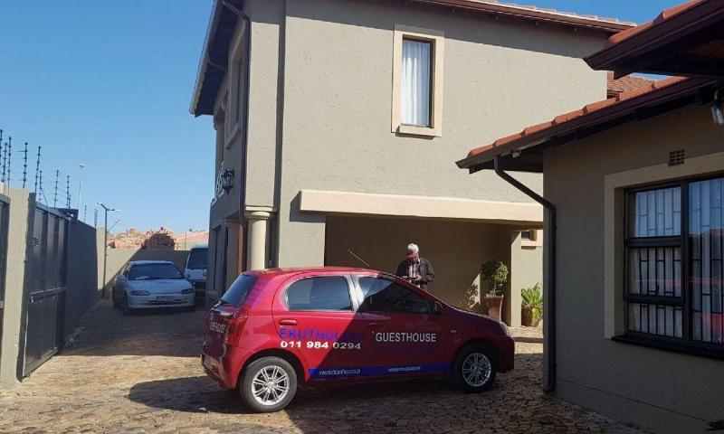 Ekuthuleni Guest House Vosloorus image