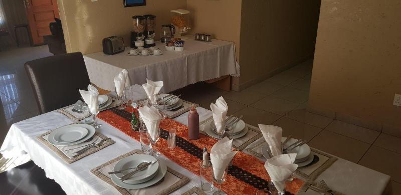 Ekuthuleni Guest House Vosloorus image