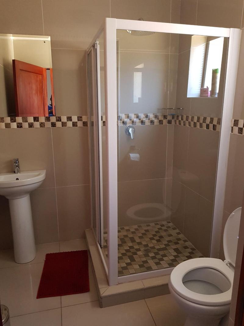 Ekuthuleni Guest House Vosloorus image