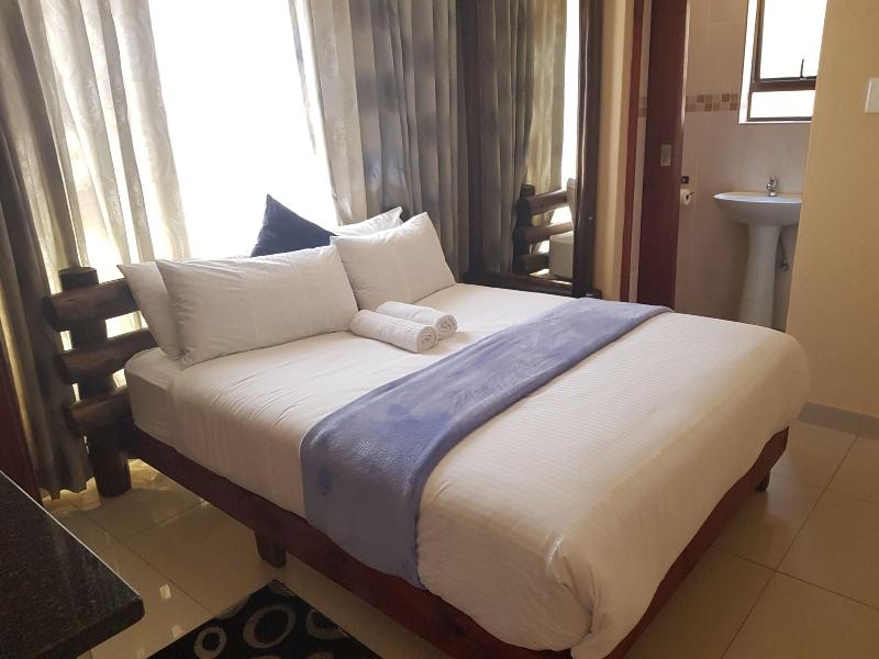 Ekuthuleni Guest House Vosloorus image