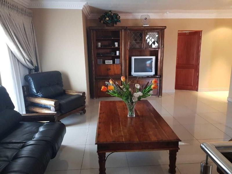 Ekuthuleni Guest House Vosloorus image