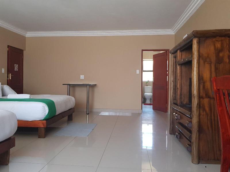 Ekuthuleni Guest House Vosloorus image