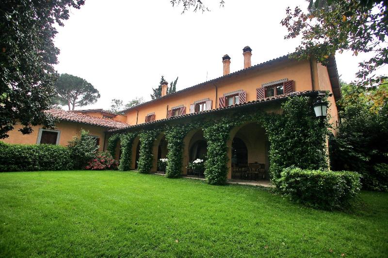 Villa Luxury Sacrofano Rm image