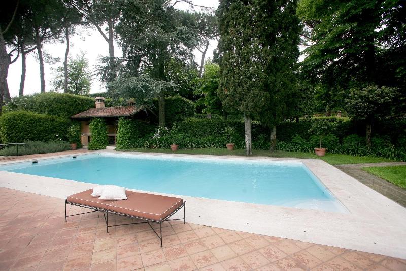 Villa Luxury Sacrofano Rm image