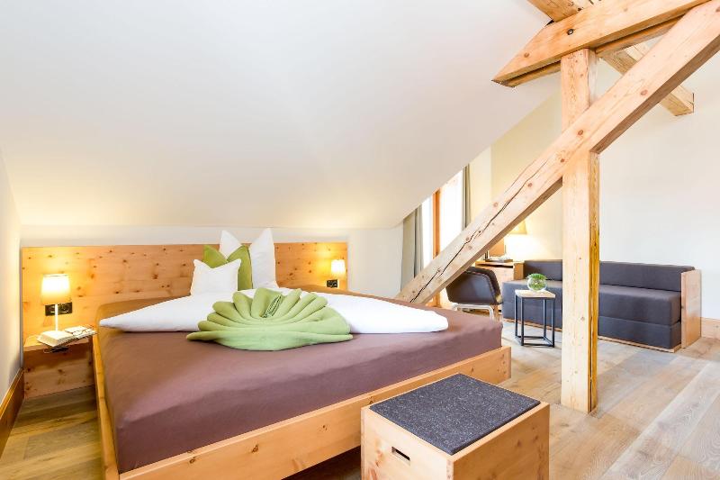 The Alpina Mountain Resort image