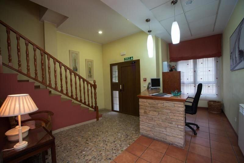 Hostal Serruchi image
