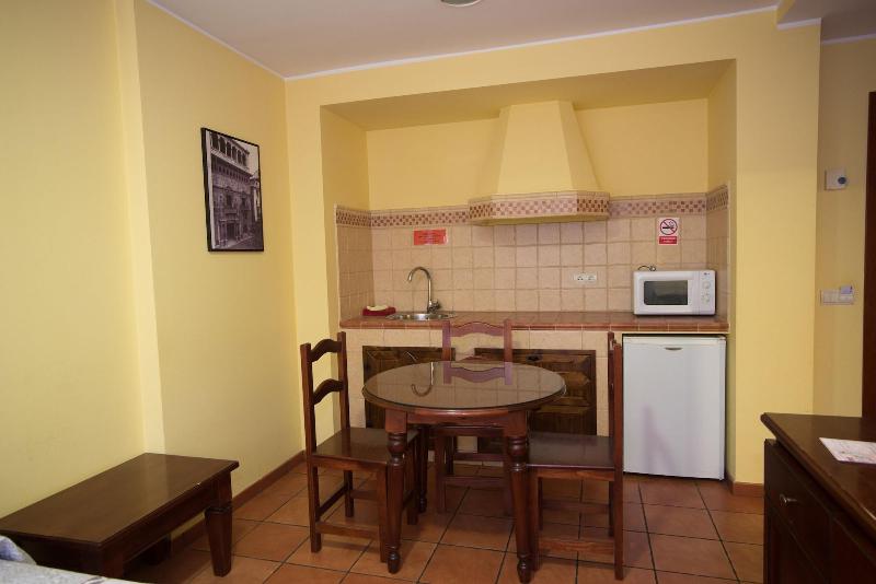 Hostal Serruchi image