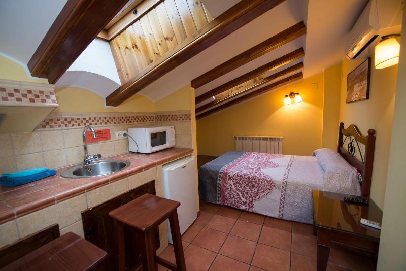 Hostal Serruchi image