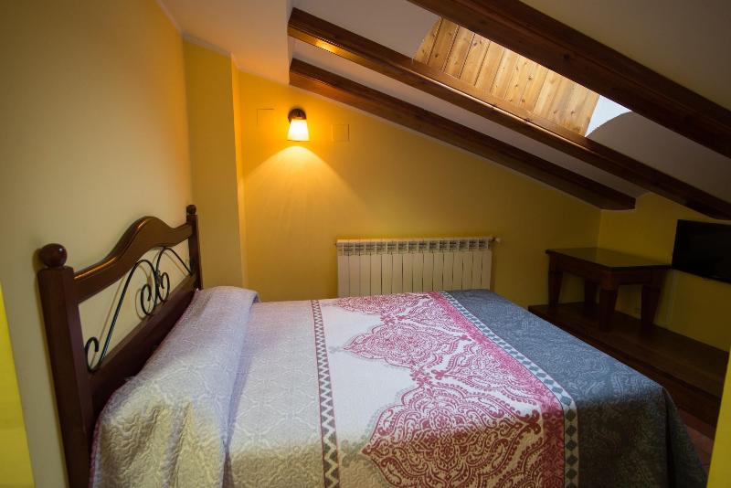 Hostal Serruchi image