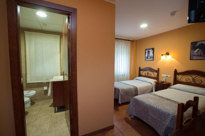 Hostal Serruchi image