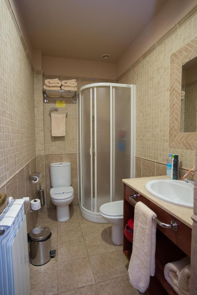 Hostal Serruchi image