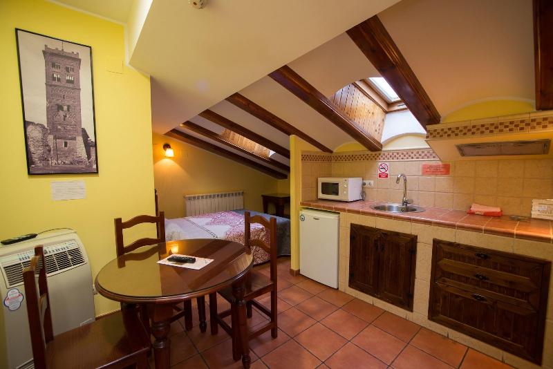 Hostal Serruchi image