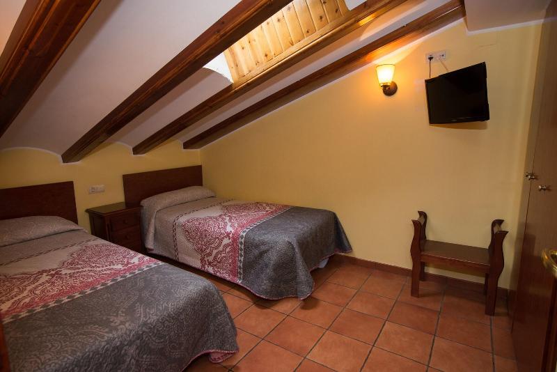 Hostal Serruchi image