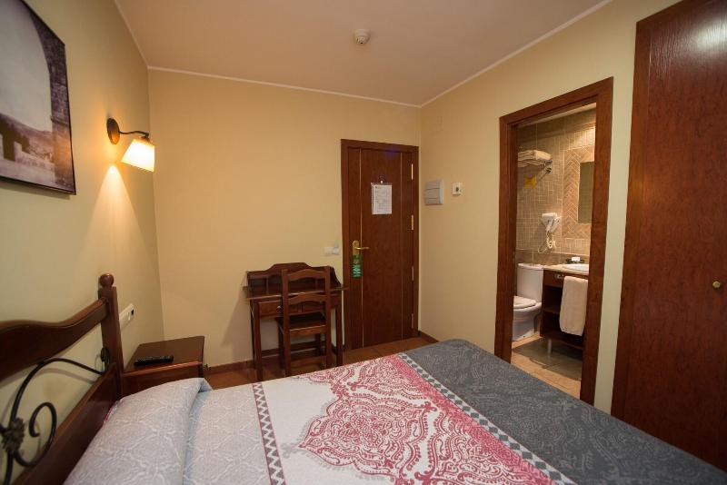 Hostal Serruchi image
