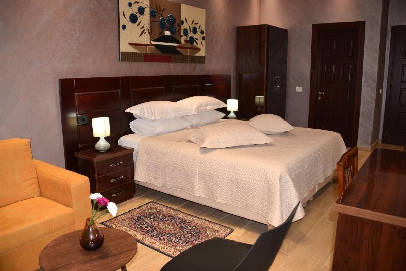 Comfort Hotel image
