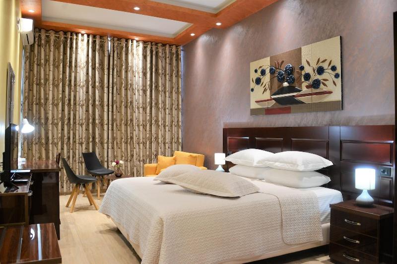 Comfort Hotel image