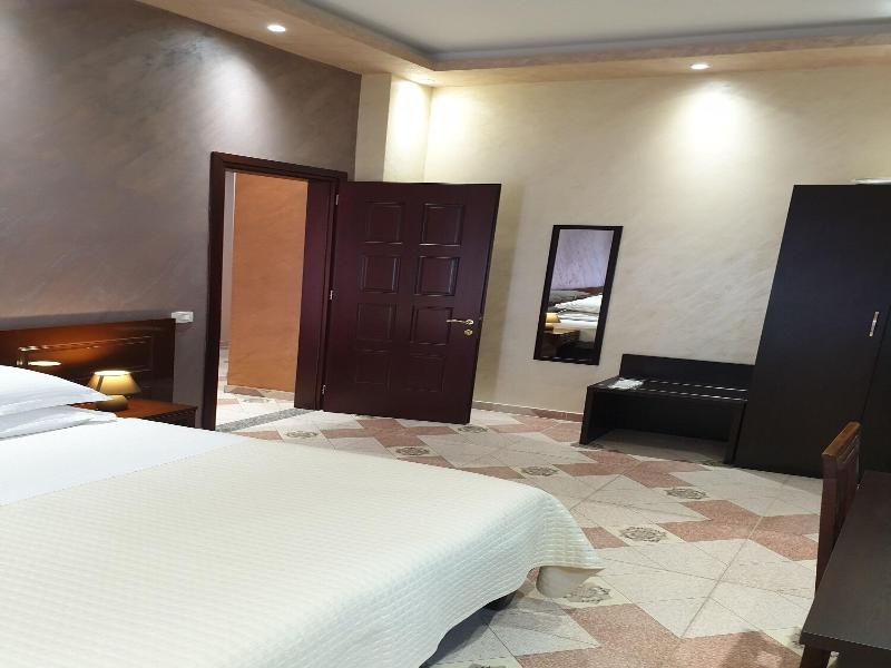 Comfort Hotel image