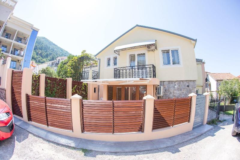 Villa Dieden image