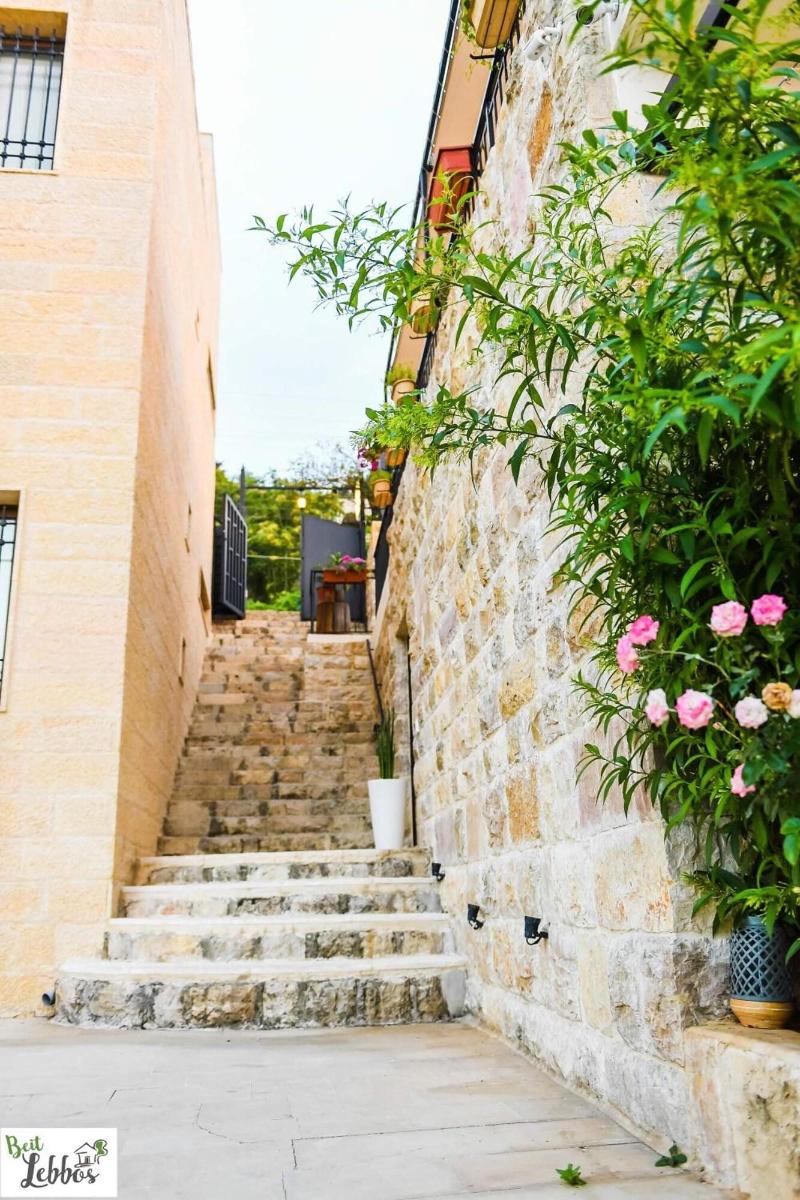 Beit Lebbos image