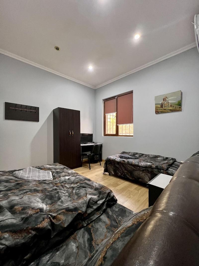 Komitas Avenue Guest House image