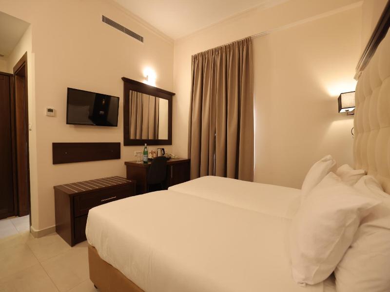Gloria Hotel image