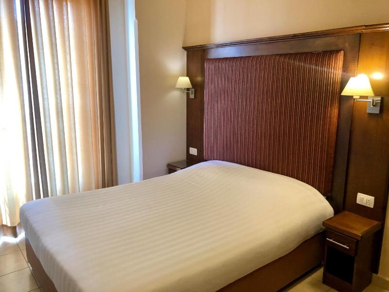 Gloria Hotel image
