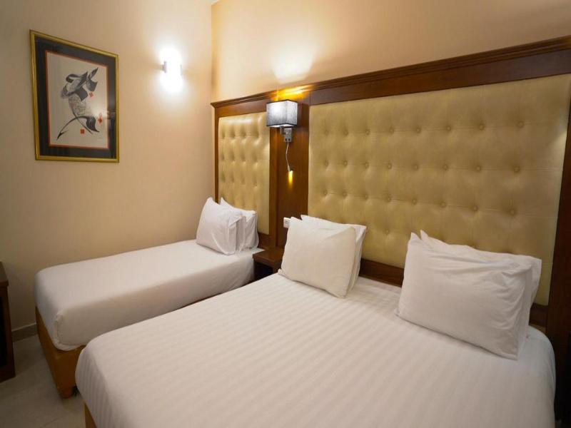 Gloria Hotel image