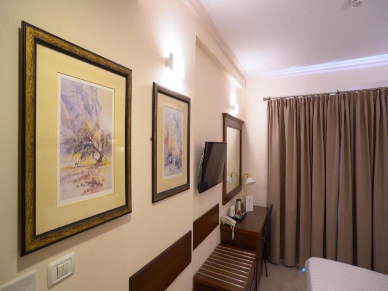 Gloria Hotel image