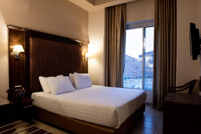 Gloria Hotel image