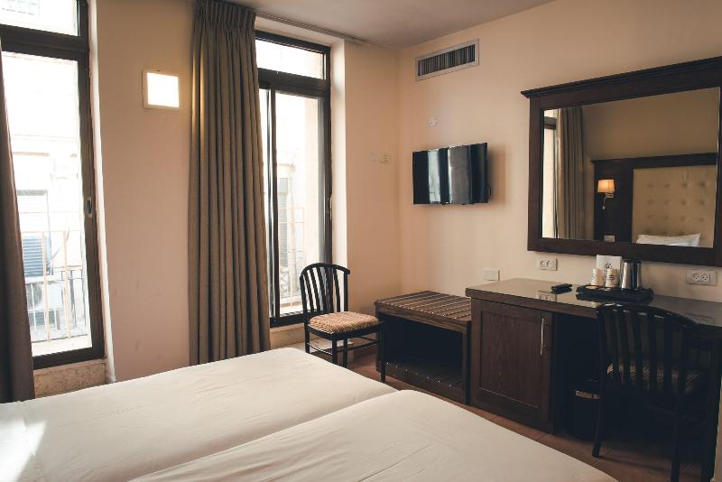 Gloria Hotel image