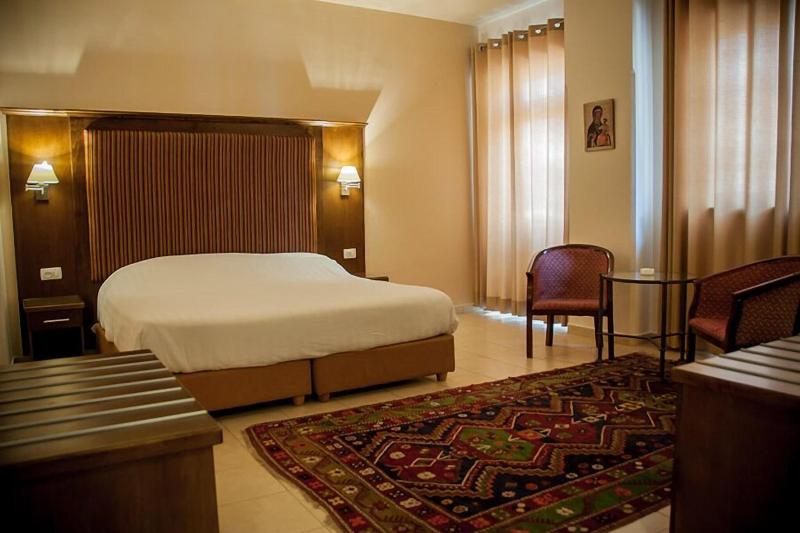 Gloria Hotel image