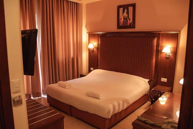 Gloria Hotel image