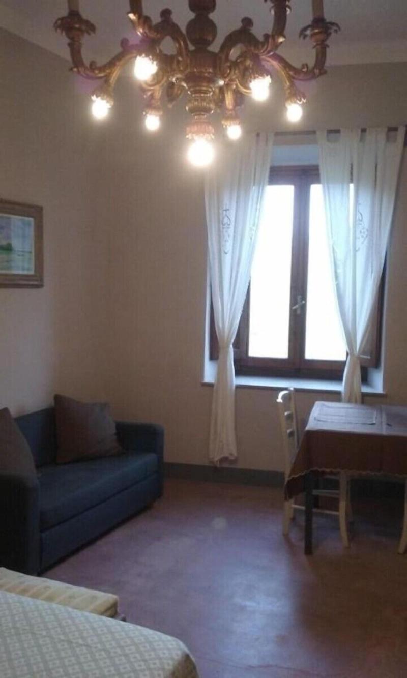 Latera B B image