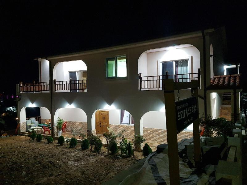 Dodo27 Guest House image