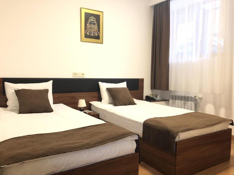 Mashtots Hotel image