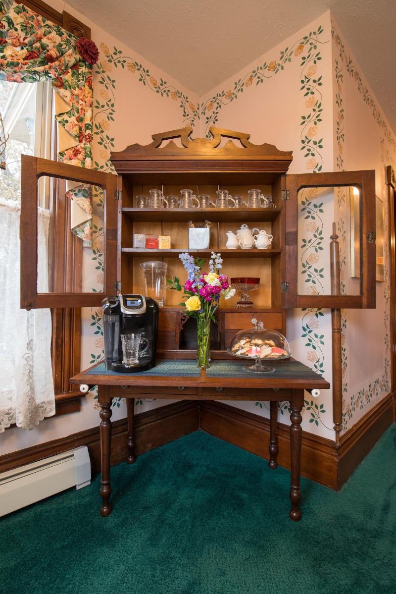 Sutherland House Victorian Bed Breakfast image