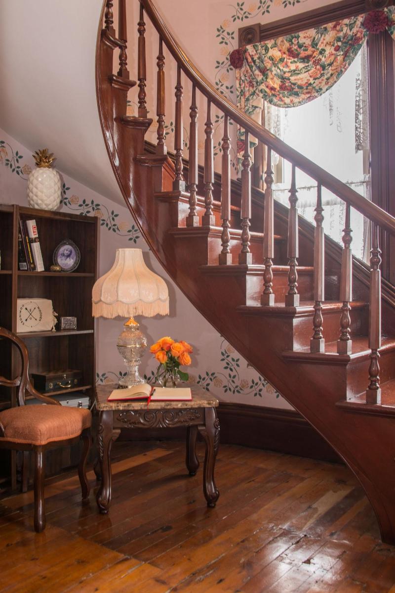 Sutherland House Victorian Bed Breakfast image