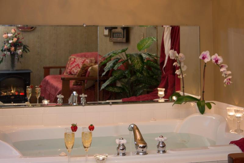 Sutherland House Victorian Bed Breakfast image