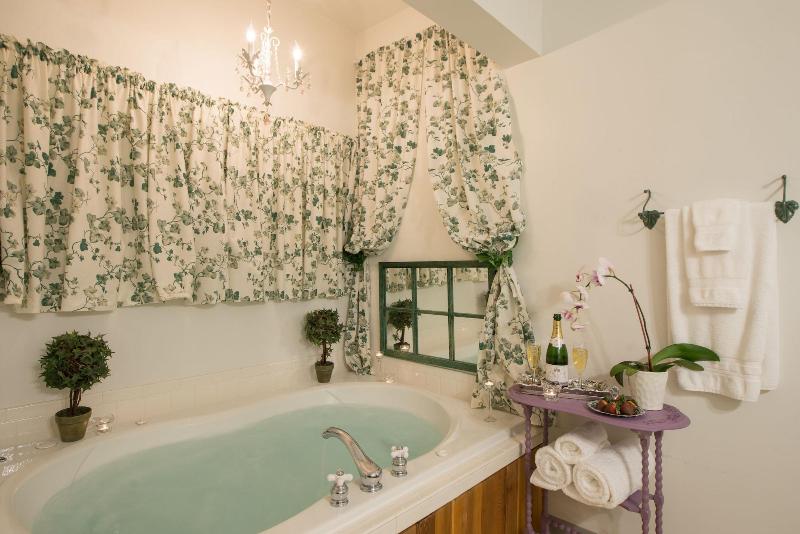Sutherland House Victorian Bed Breakfast image
