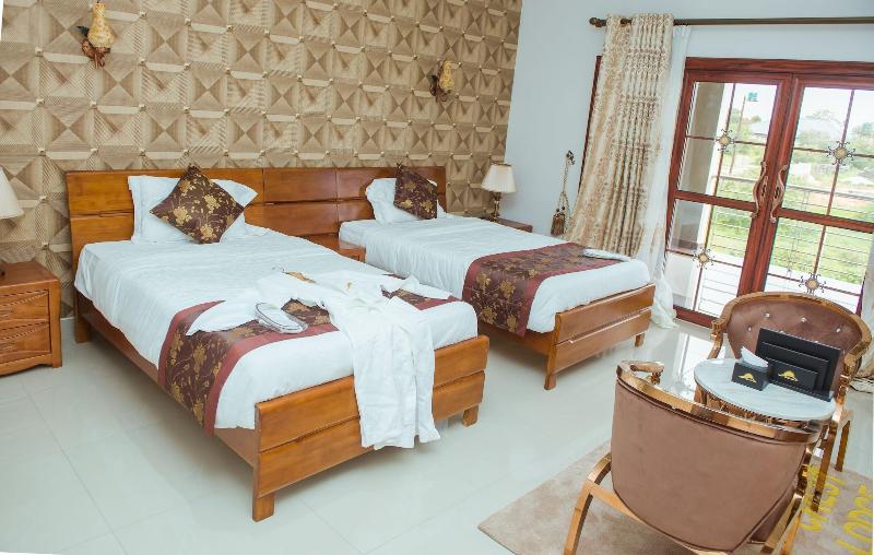 The Crest Lodge image