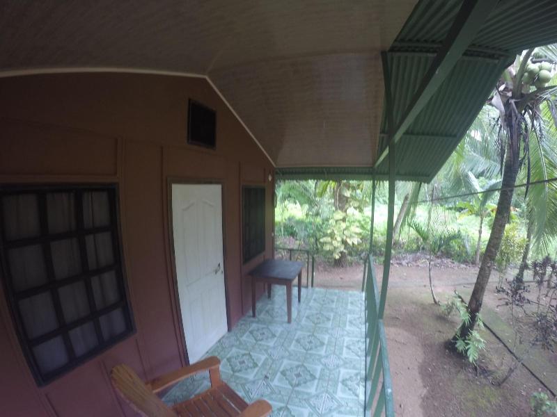 Jonny S Cabins Drake Day