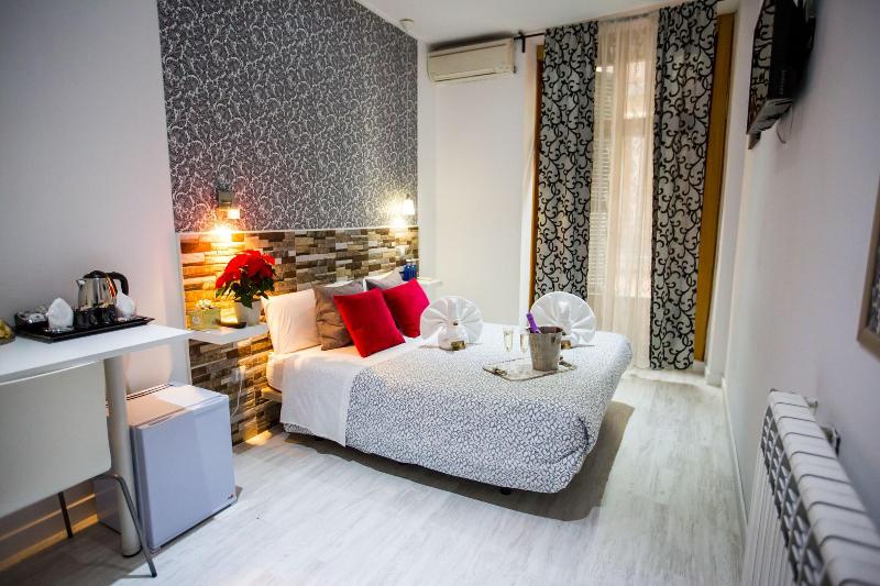 Hostal Adis image