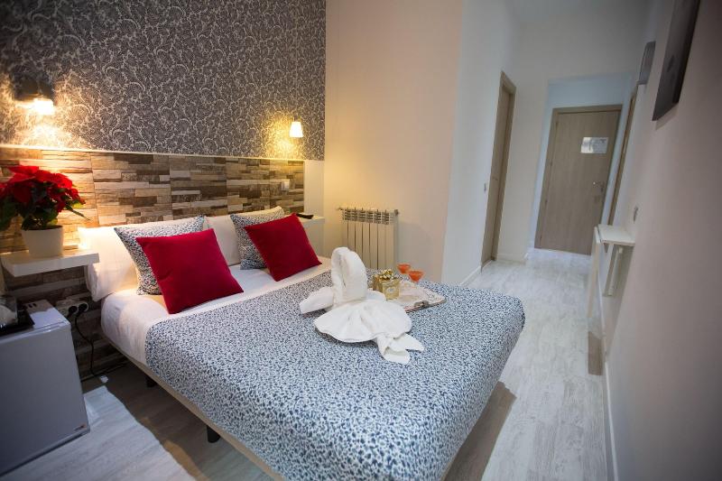 Hostal Adis image