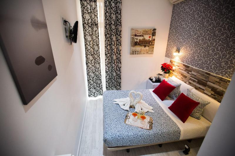 Hostal Adis image