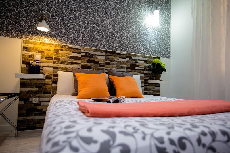 Hostal Adis image