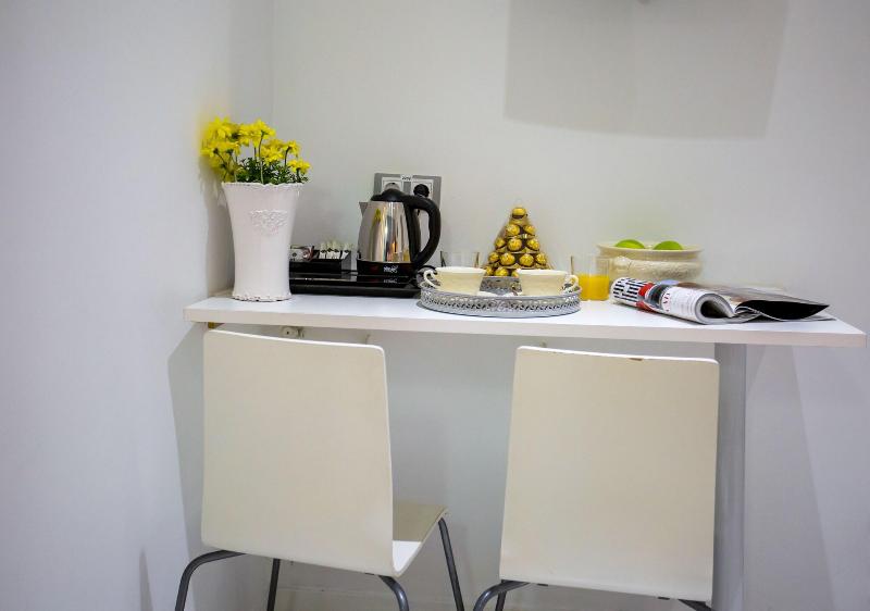 Hostal Adis image