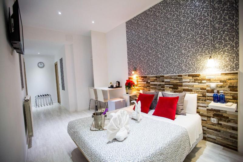 Hostal Adis image