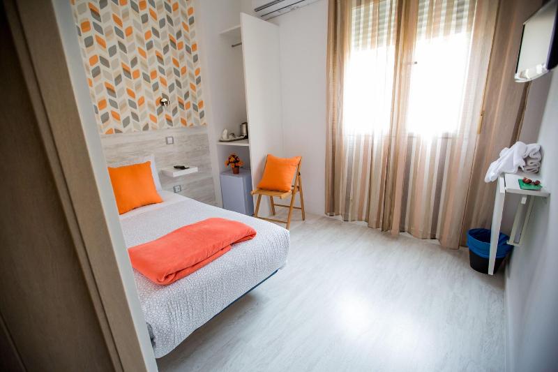 Hostal Adis image