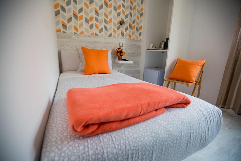 Hostal Adis image